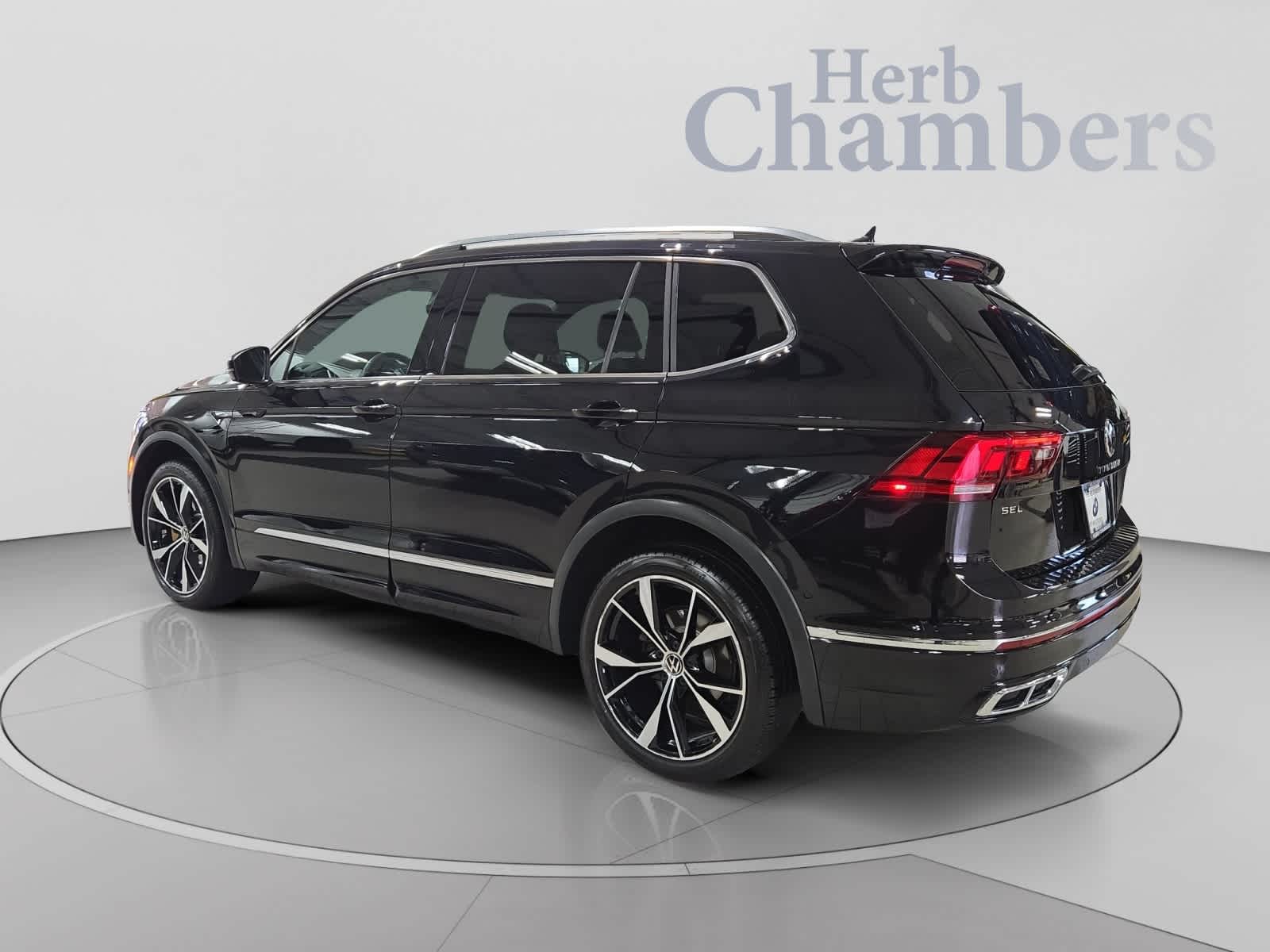 Used 2024 Volkswagen Tiguan 2.0T SEL R-Line SUV
