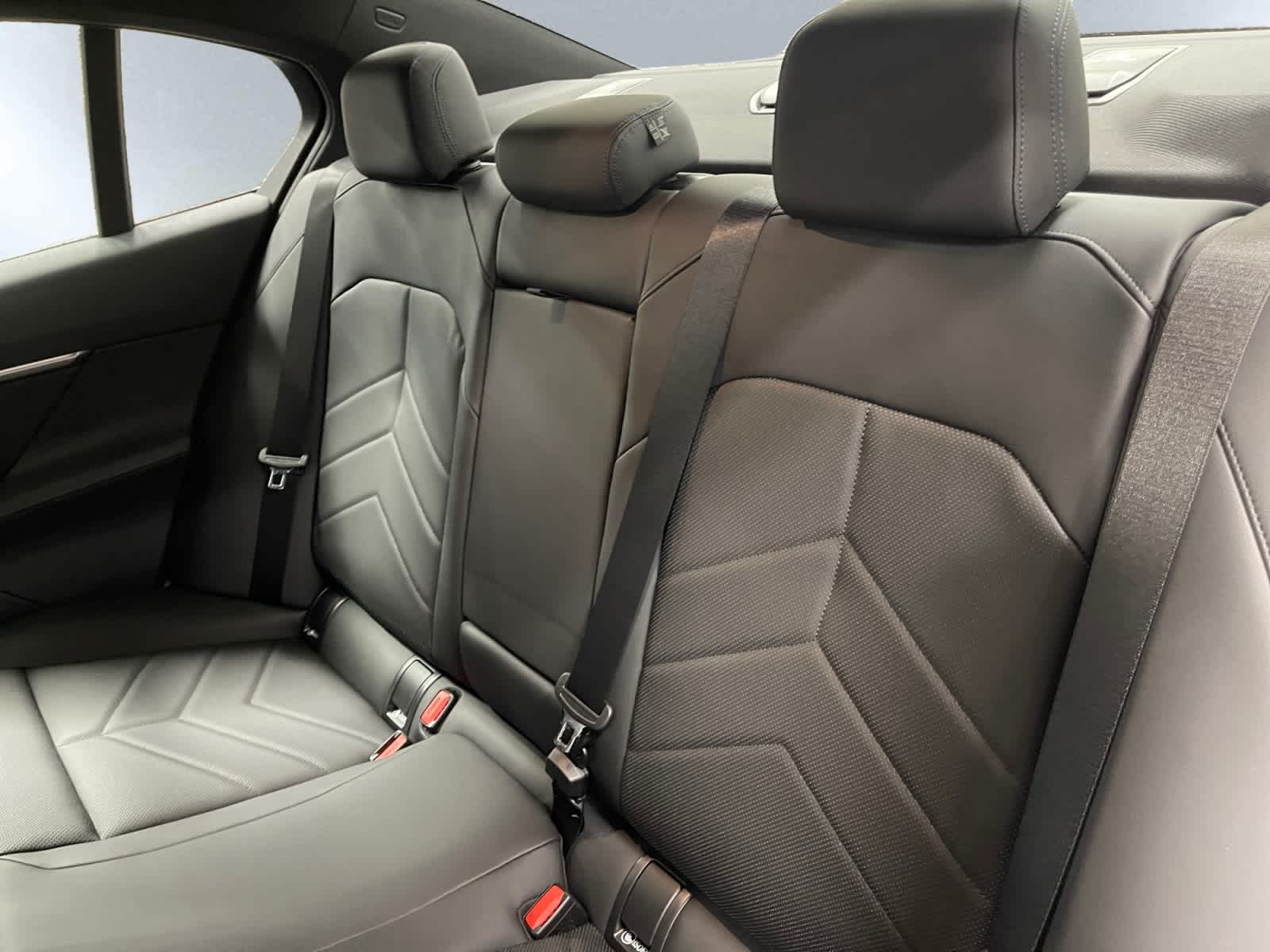 2027 BMW 5 Series 530i - Photo 18