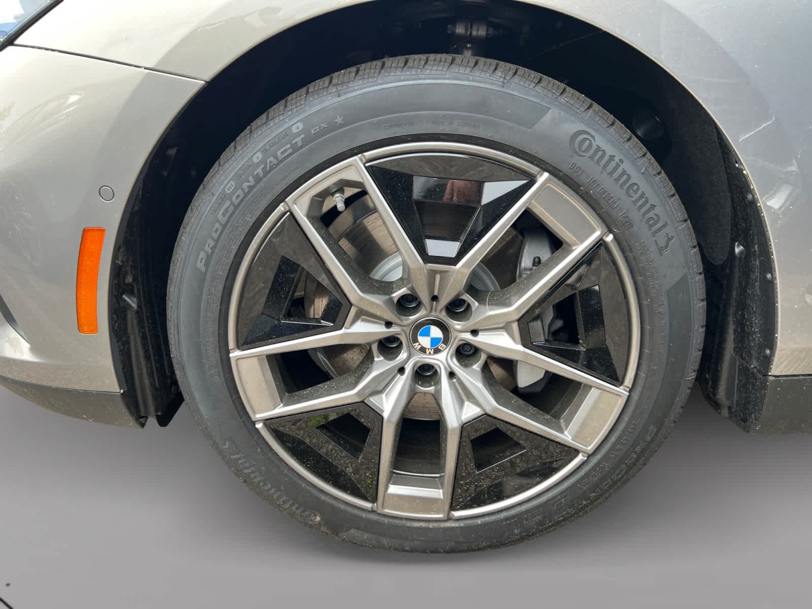 2027 BMW 5 Series 530i - Photo 6