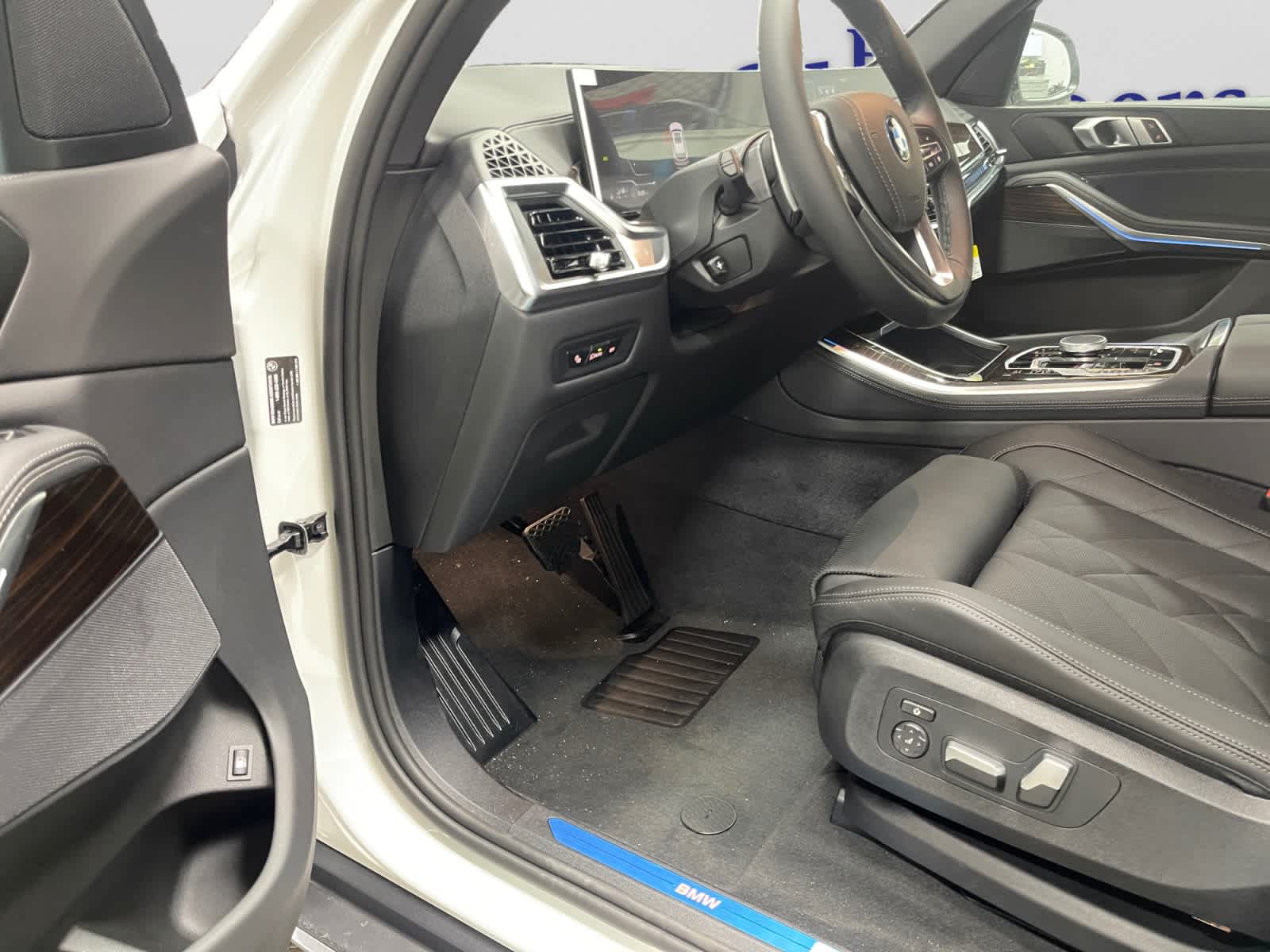 2026 BMW X5 50e - Photo 12