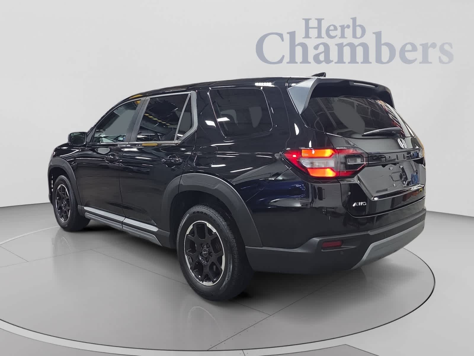 Used 2025 Honda Pilot EX-L SUV