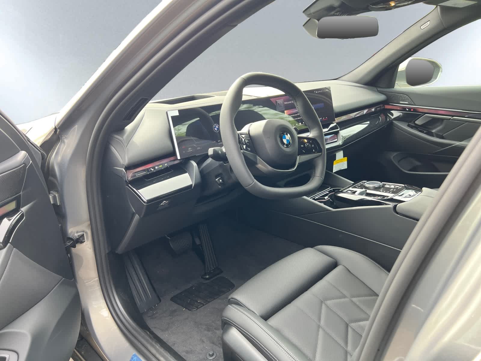 2027 BMW 5 Series 530i - Photo 10