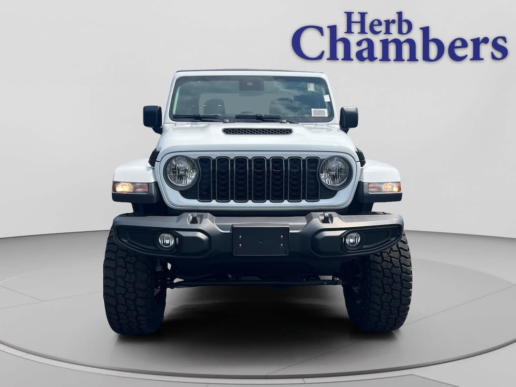 New 2025 Jeep Gladiator SPORT S 4X4 Pickup