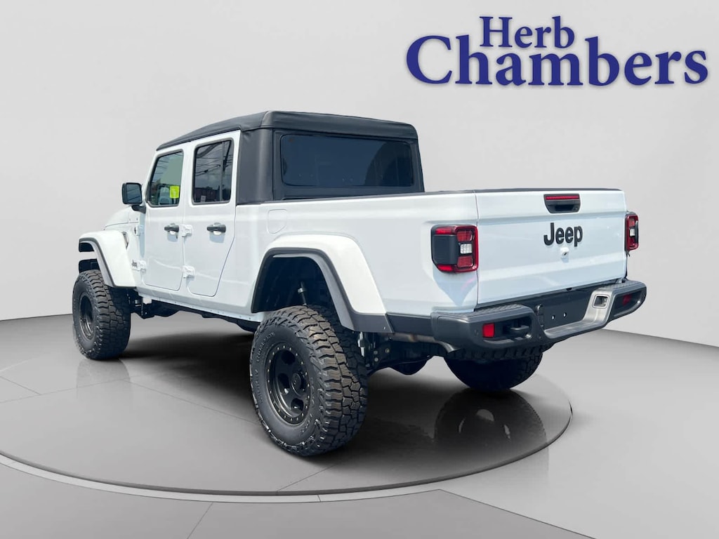 New 2025 Jeep Gladiator SPORT S 4X4 Pickup