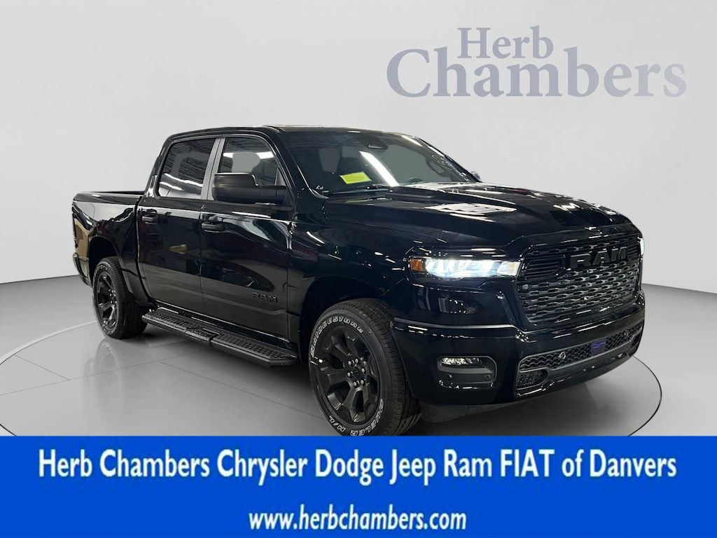 New 2026 Ram 1500 EXPRESS CREW CAB 4X4 5'7 BOX Pickup