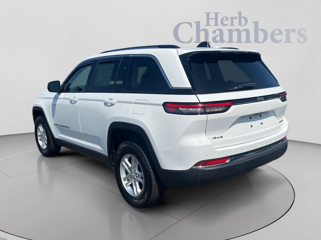 Used 2022 Jeep Grand Cherokee Laredo SUV