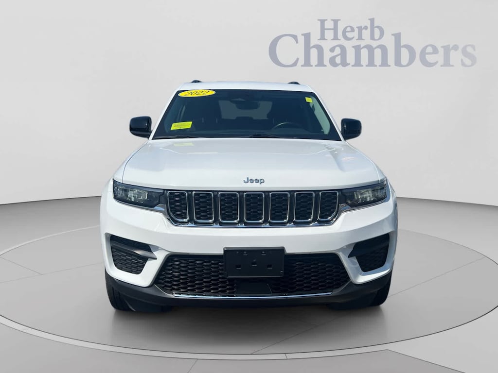 Used 2022 Jeep Grand Cherokee Laredo SUV
