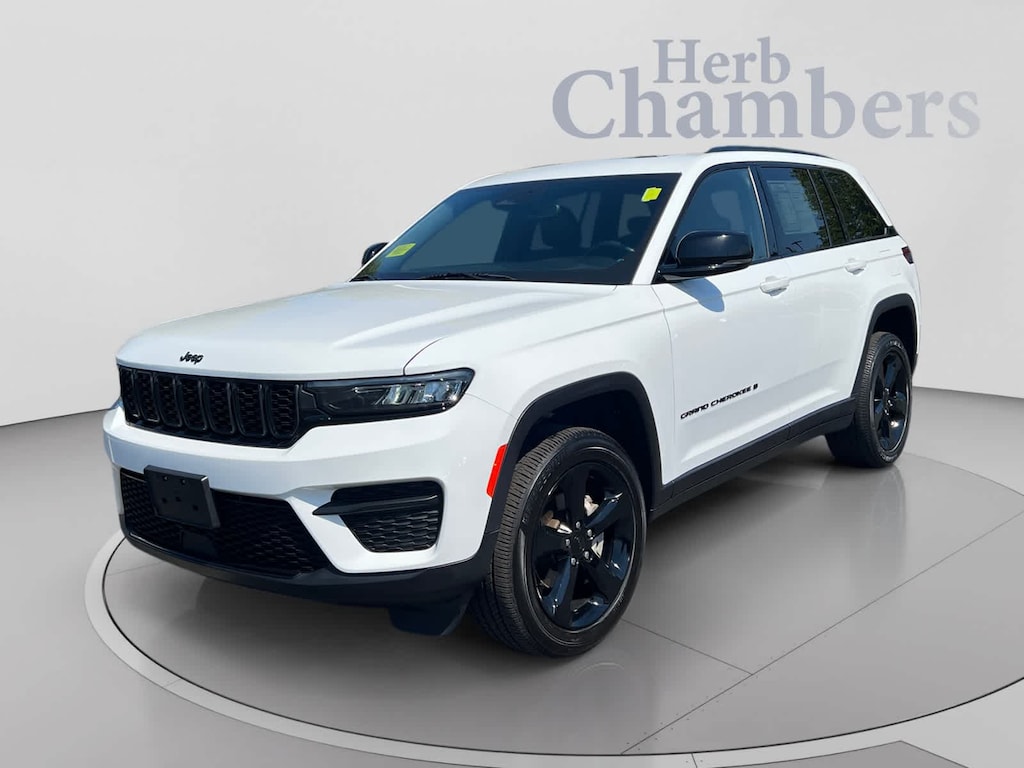 Used 2022 Jeep Grand Cherokee Altitude SUV