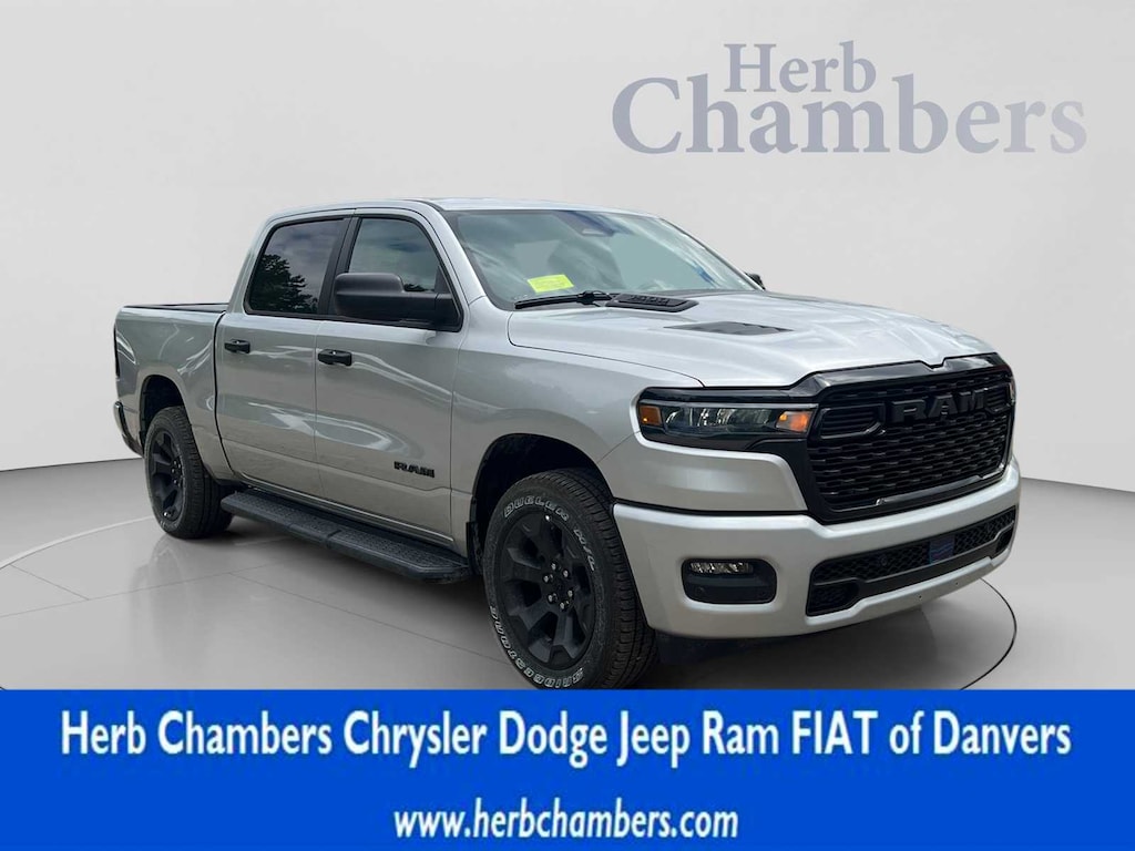 New 2026 Ram 1500 EXPRESS CREW CAB 4X4 5'7 BOX Pickup
