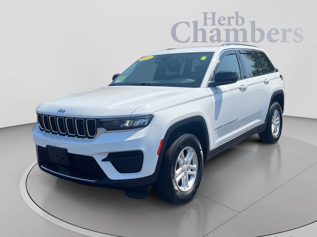 Used 2022 Jeep Grand Cherokee Laredo SUV
