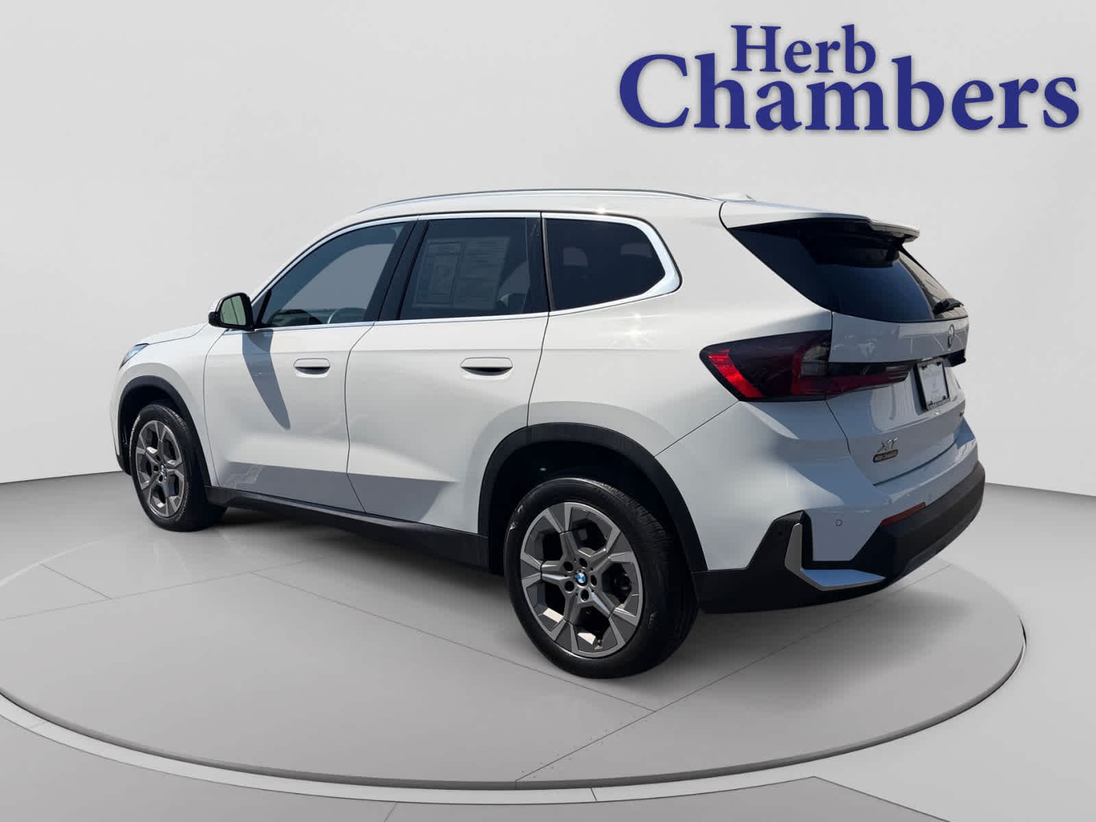 2023 BMW X1 28i - Photo 3