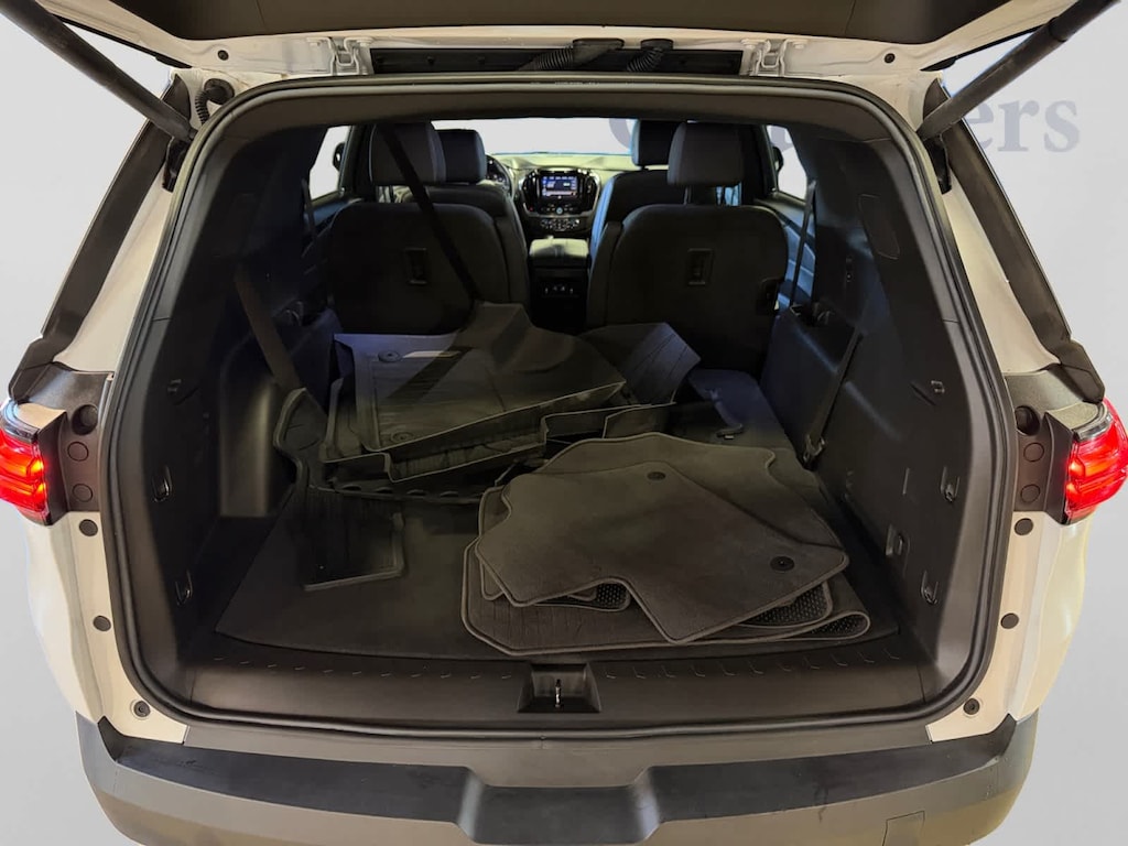 Used 2023 Chevrolet Traverse LT Leather SUV