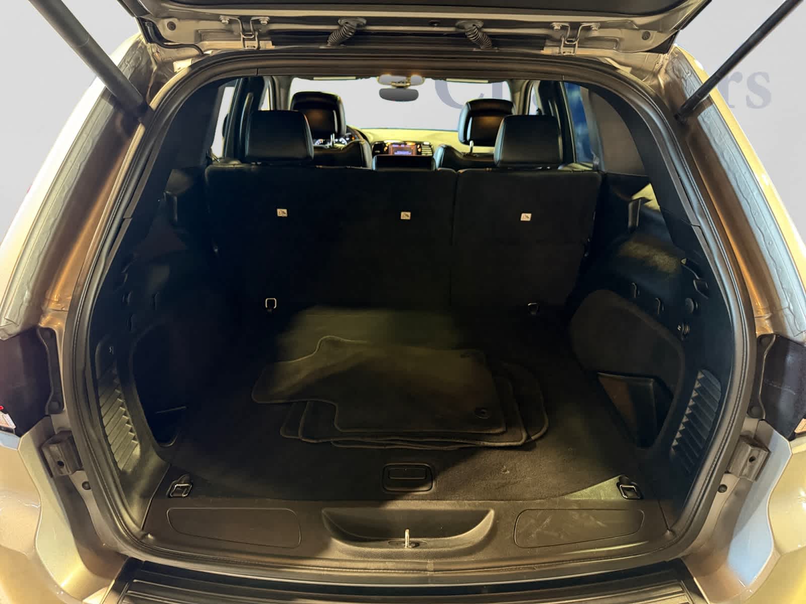 Used 2019 Jeep Grand Cherokee Altitude SUV