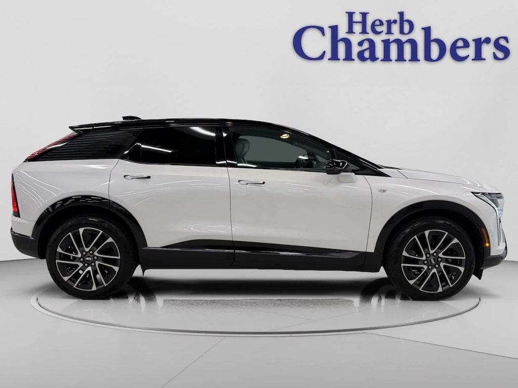 Used 2025 CADILLAC OPTIQ Sport 1 AWD SUV