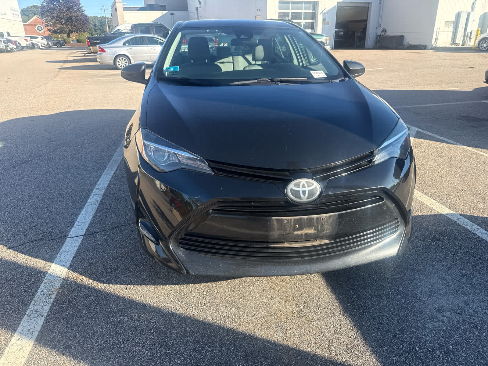 Used 2018 Toyota Corolla LE FWD Sedan 4 Dr.