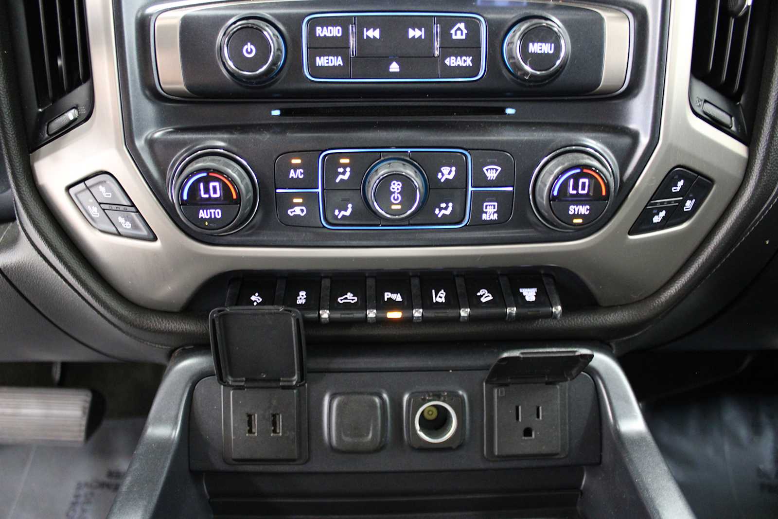 2017 GMC Sierra 3500 Denali HD Denali - Photo 34