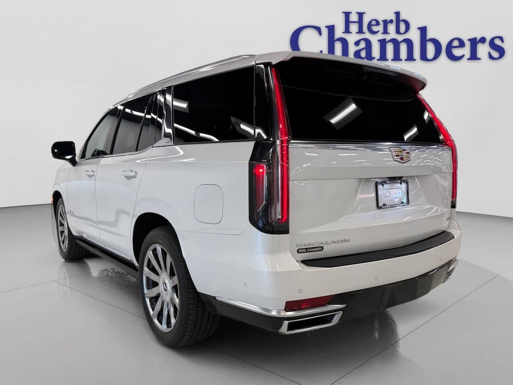 Used 2024 CADILLAC Escalade Platinum 4WD w/ Adaptive Headlamp System & Night Vision SUV