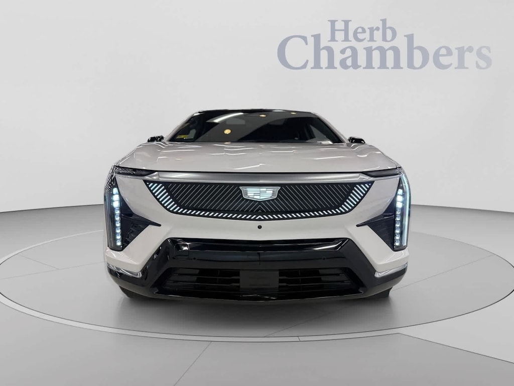 Used 2025 CADILLAC OPTIQ Luxury 2 AWD SUV