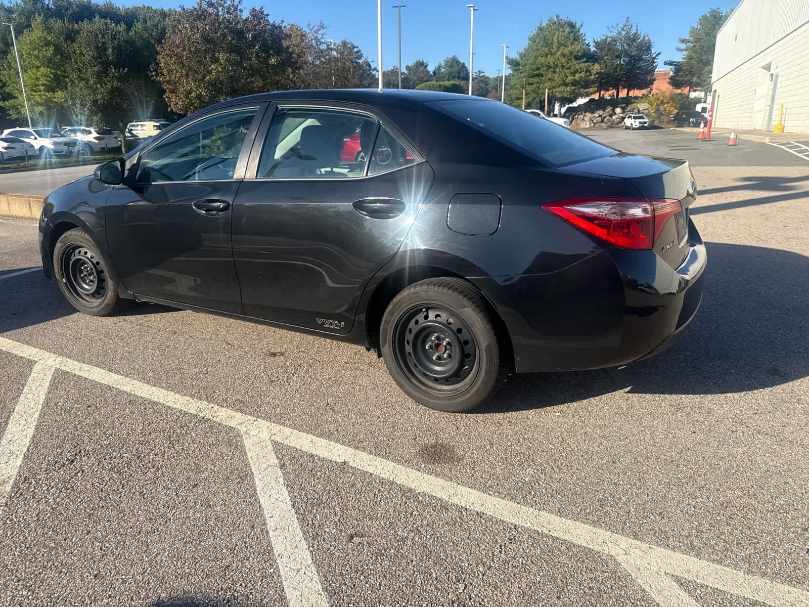 Used 2018 Toyota Corolla LE with VIN 2T1BURHE7JC000456 for sale in Warwick, RI
