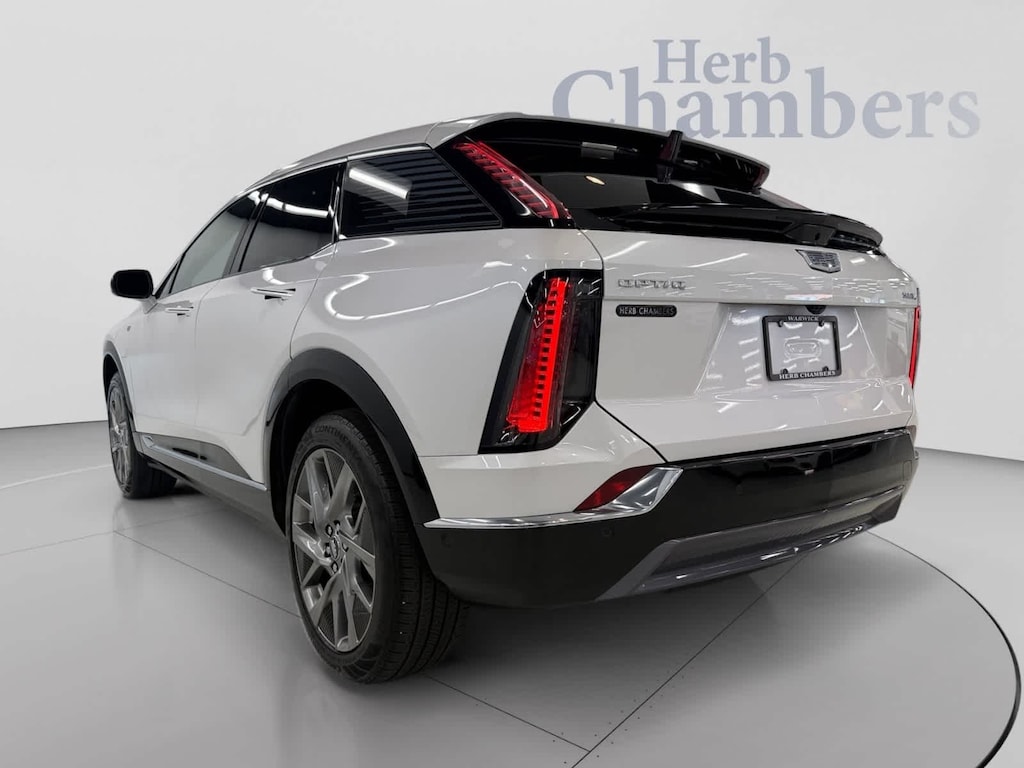 Used 2025 CADILLAC OPTIQ Luxury 2 AWD SUV