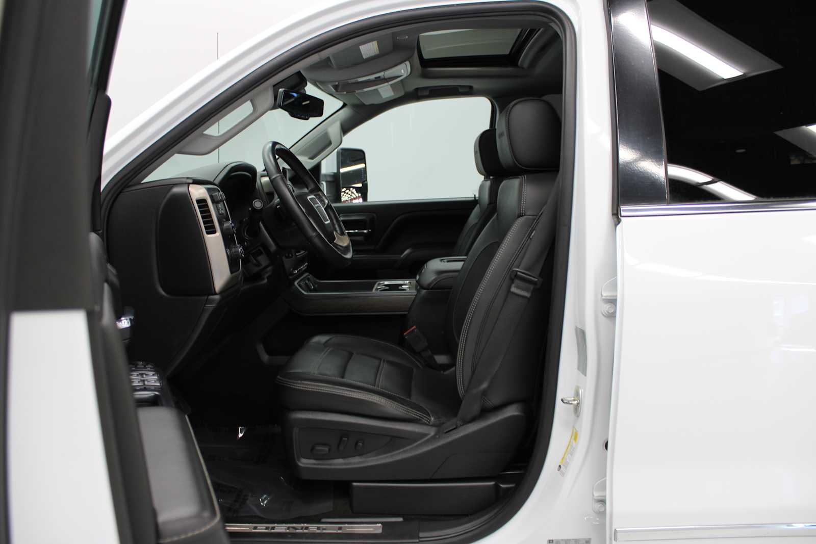 2017 GMC Sierra 3500 Denali HD Denali - Photo 16