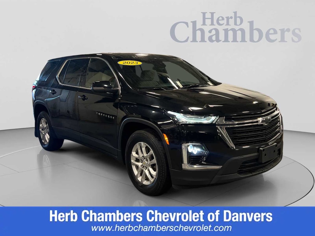 Used 2023 Chevrolet Traverse LS SUV