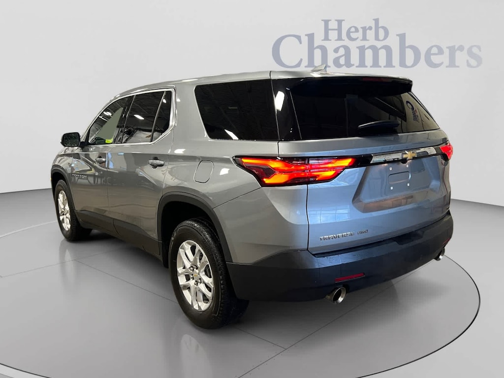 Used 2023 Chevrolet Traverse LS SUV