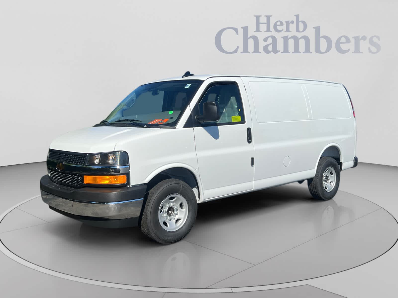 2025 Chevrolet Express Cargo Work Van - Photo 4