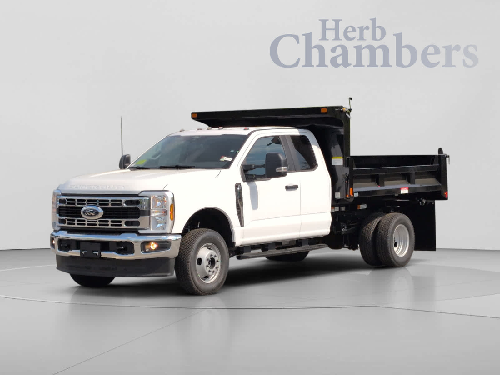 New 2026 Ford Super Duty F-350 DRW Chassis Cab XL 4WD Supercab 168 WB 60 CA Truck Super Cab