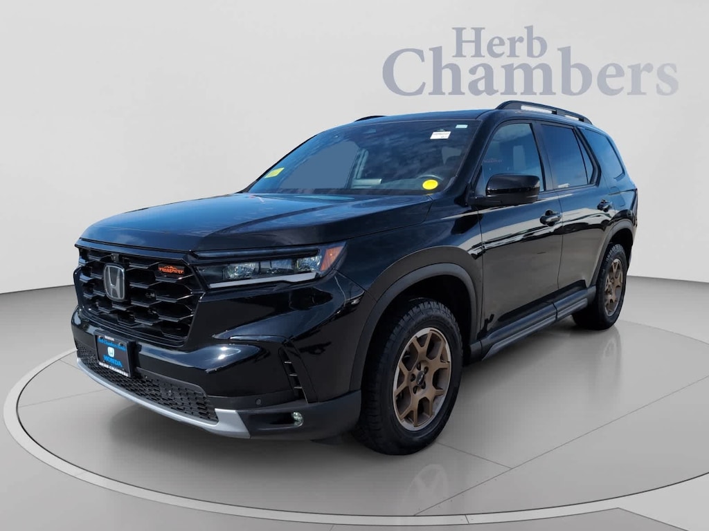 Used 2024 Honda Pilot TrailSport SUV