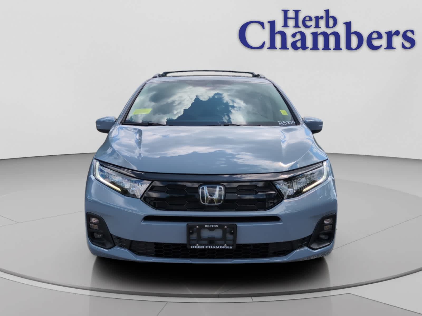2026 Honda Odyssey Touring - Photo 2