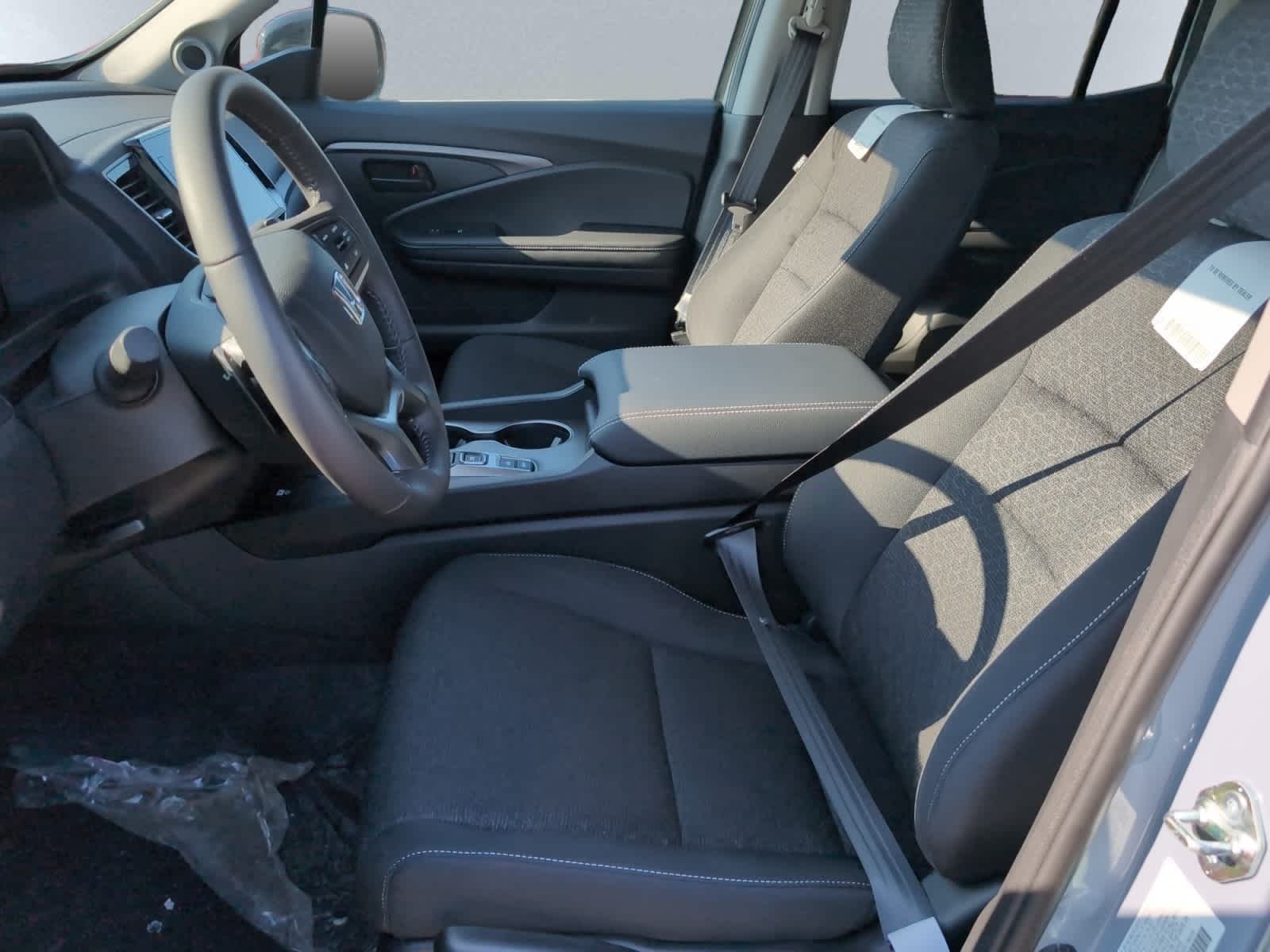2025 Honda Ridgeline Sport - Photo 17