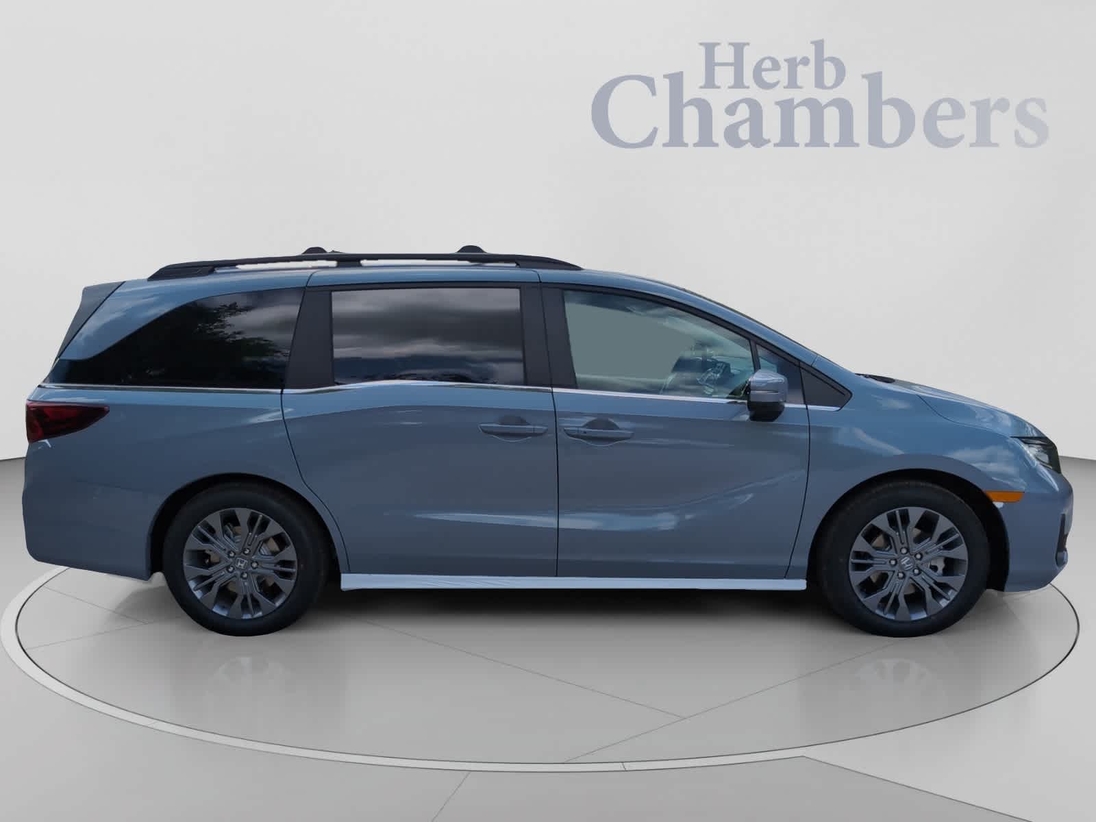 2026 Honda Odyssey Touring - Photo 12