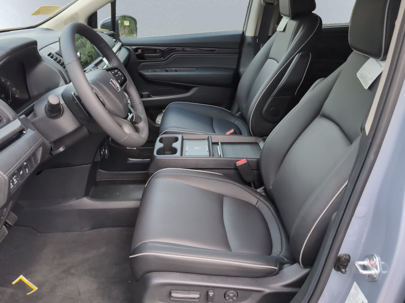 2026 Honda Odyssey Touring - Photo 6