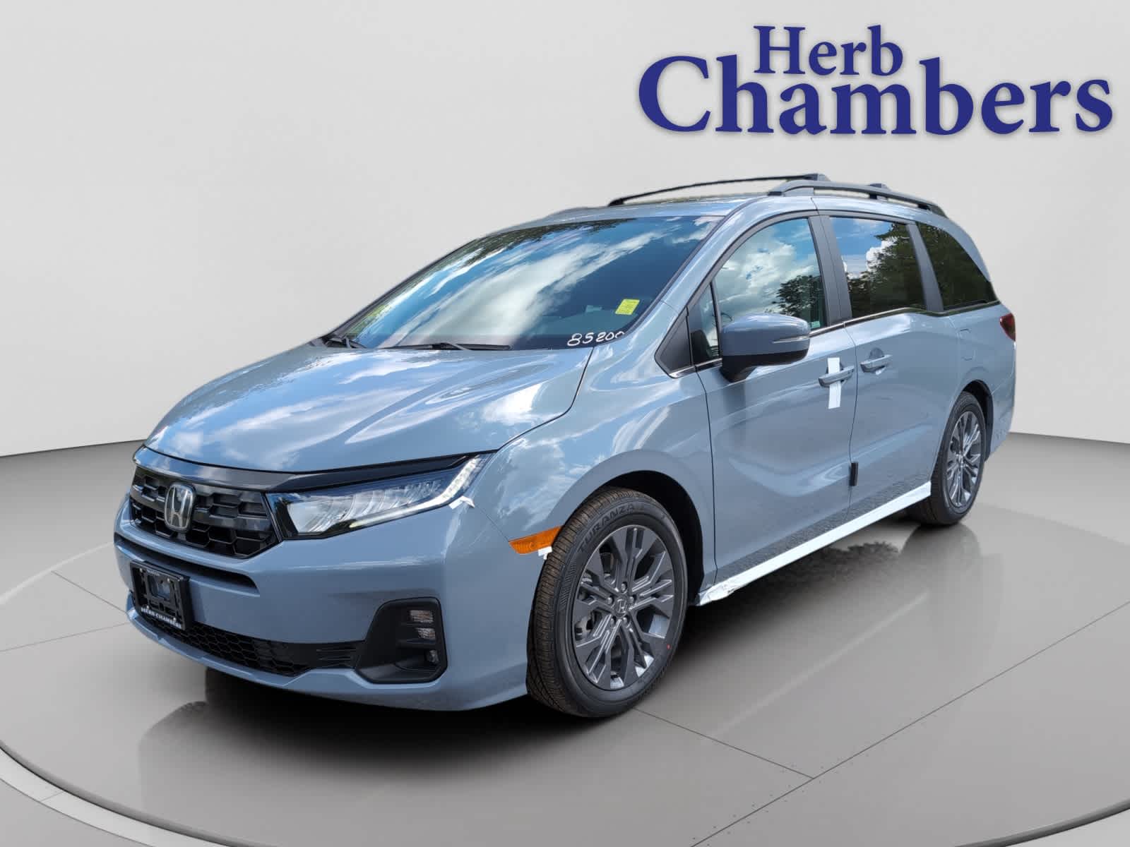 2026 Honda Odyssey Touring - Photo 10