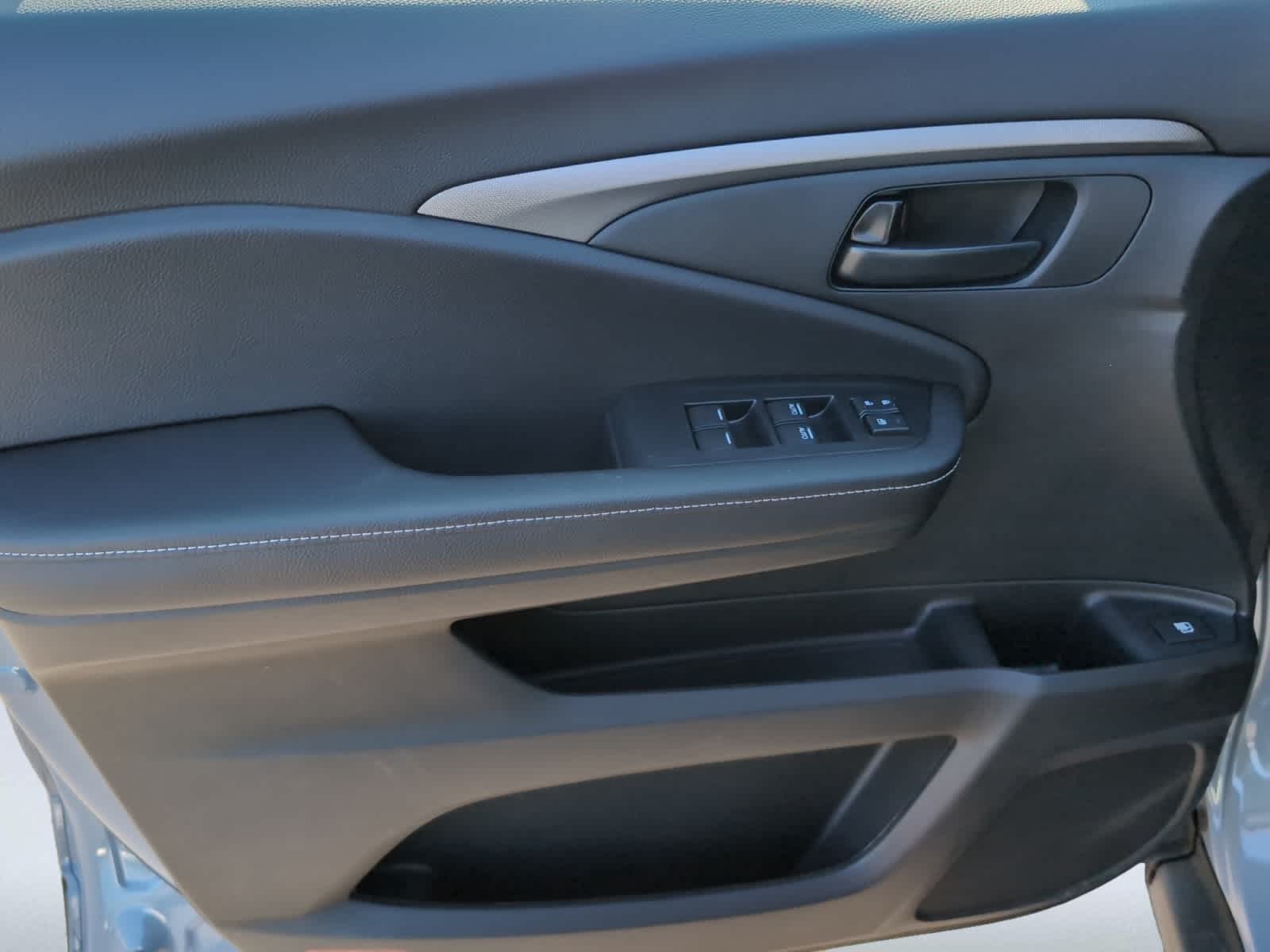 2025 Honda Ridgeline Sport - Photo 12
