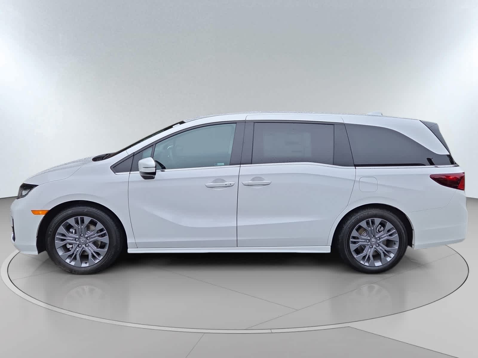 2026 Honda Odyssey Touring - Photo 14