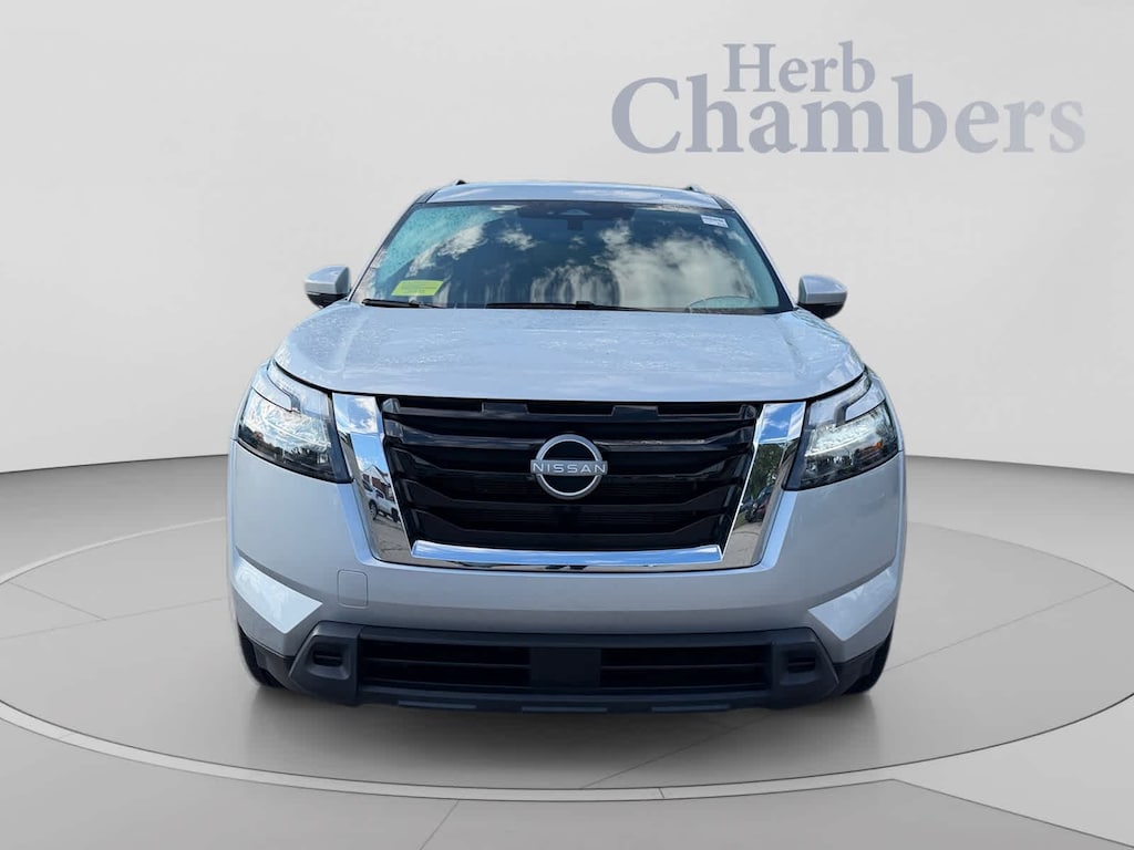 Used 2025 Nissan Pathfinder SV SUV