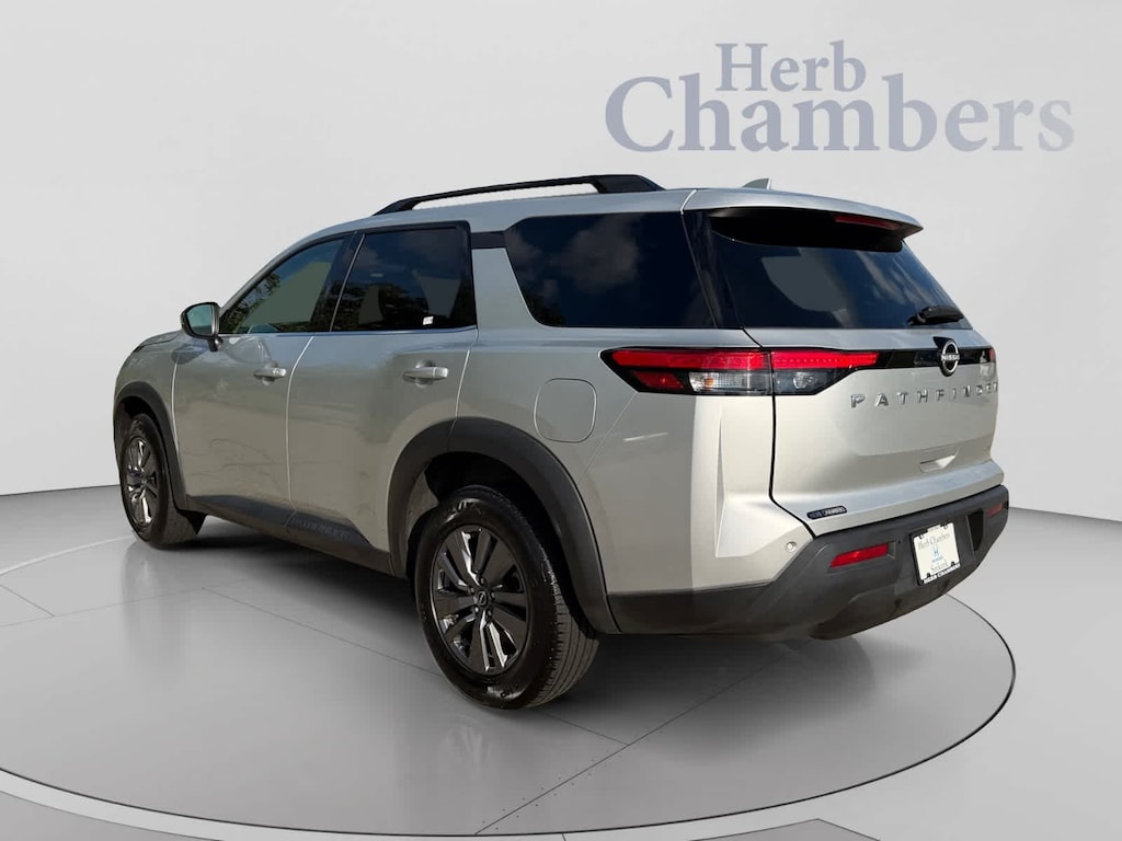 Used 2025 Nissan Pathfinder SV SUV