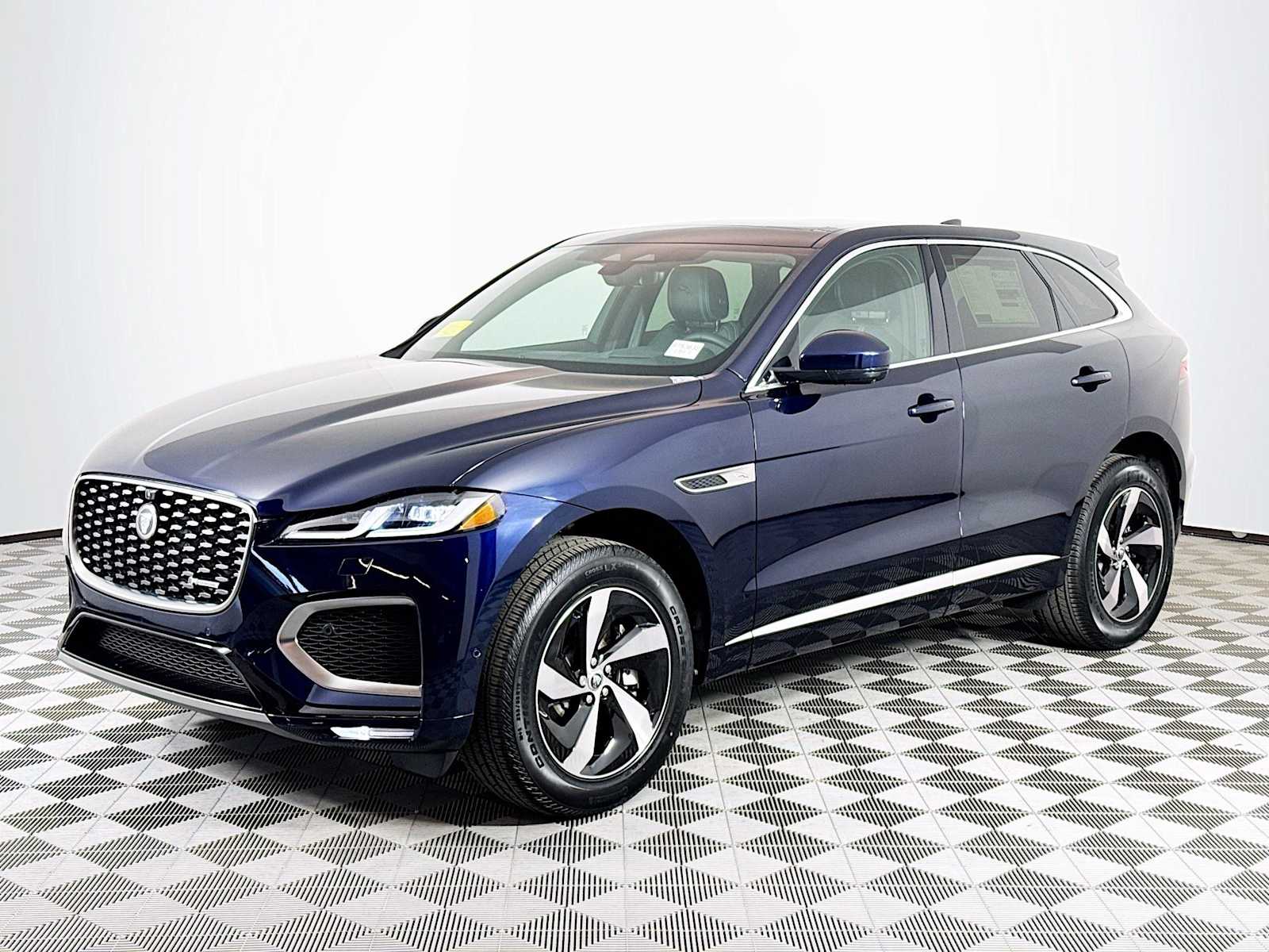 2025 Jaguar F-PACE R-Dynamic S