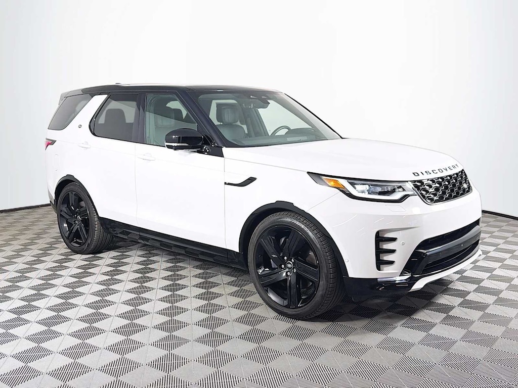 Certified 2025 Land Rover Discovery Dynamic SE SUV
