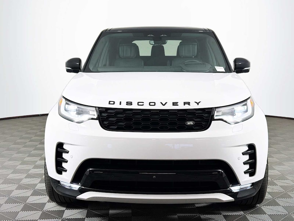 Certified 2025 Land Rover Discovery Dynamic SE SUV