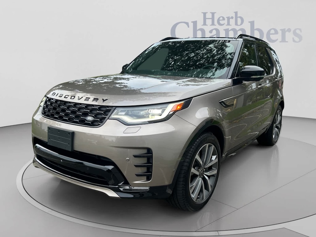 Used 2025 Land Rover Discovery Dynamic SE SUV
