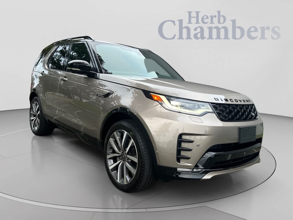Used 2025 Land Rover Discovery Dynamic SE SUV