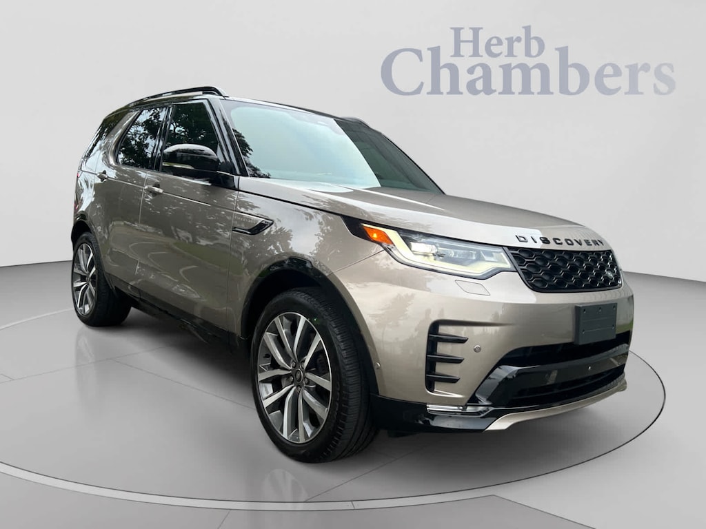 Used 2025 Land Rover Discovery Dynamic SE SUV