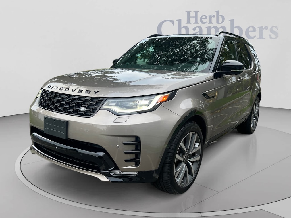 Used 2025 Land Rover Discovery Dynamic SE SUV