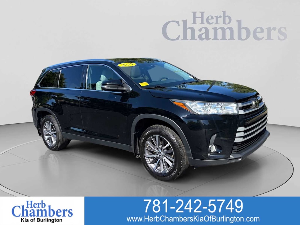 Used 2019 Toyota Highlander XLE V6 SUV