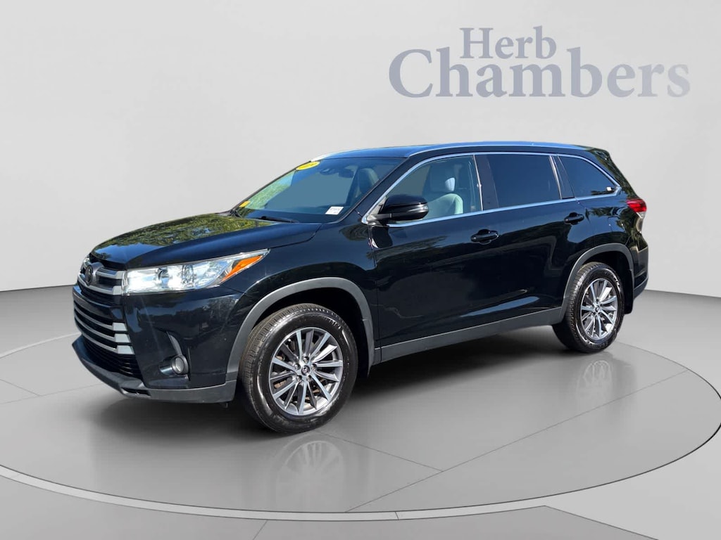 Used 2019 Toyota Highlander XLE V6 SUV