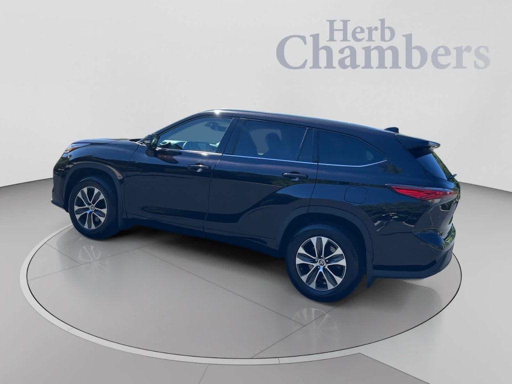 Used 2020 Toyota Highlander XLE SUV