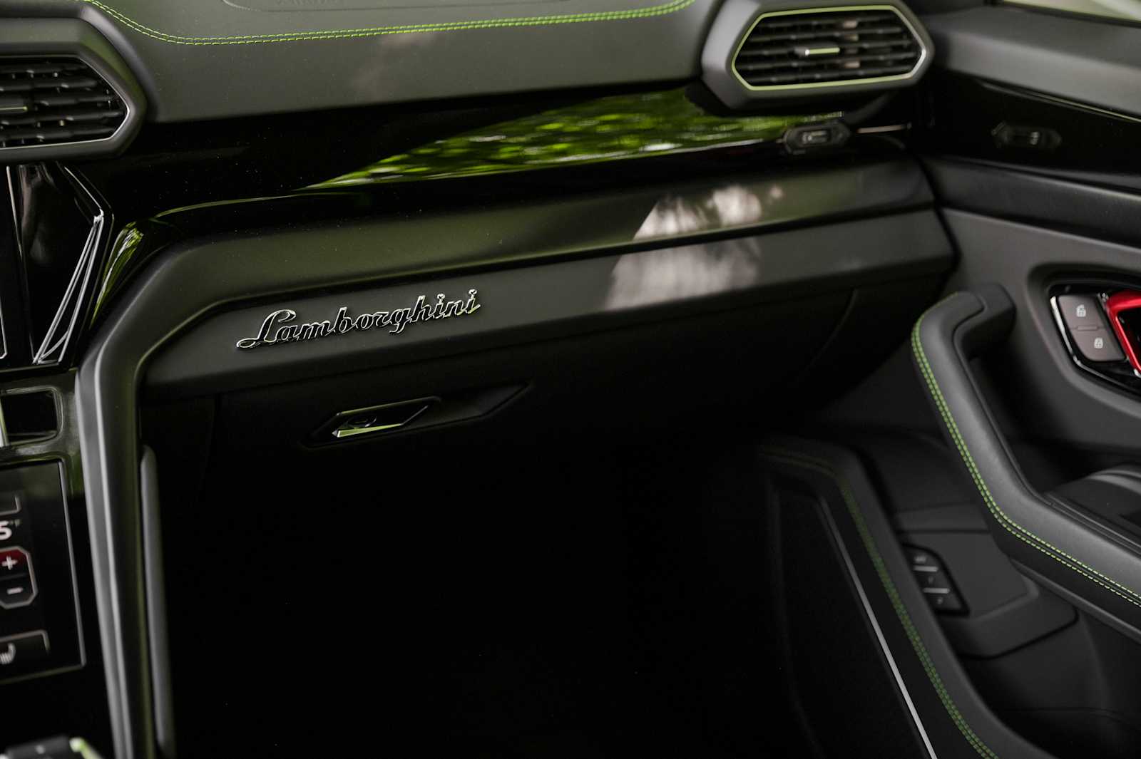 2024 Lamborghini Urus S - Photo 48